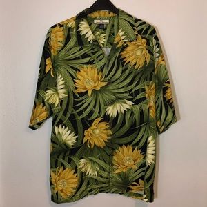 Tommy Bahama Men’s XL print shirt 100% silk S/S